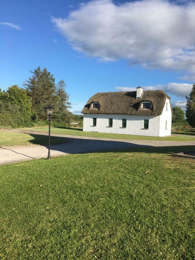 Dunguaire Thatched Cottages Galway Exterior photo